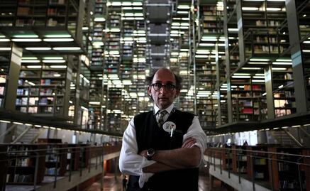 Echan a Daniel Goldin de su oficina