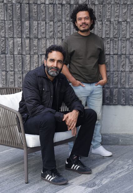 Memo Villegas y Arturo Barba, quienes estrenarán la obra de teatro "El quinto paso".
Foto: Fernanda Rojas/EL UNIVERSAL.