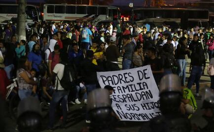 Liberan a los 2 normalistas detenidos en Michoacán