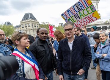 Protestan en Francia por manipulación de la extrema derecha en caso Marine Le Pen; se manifiestan en defensa del Estado de derecho