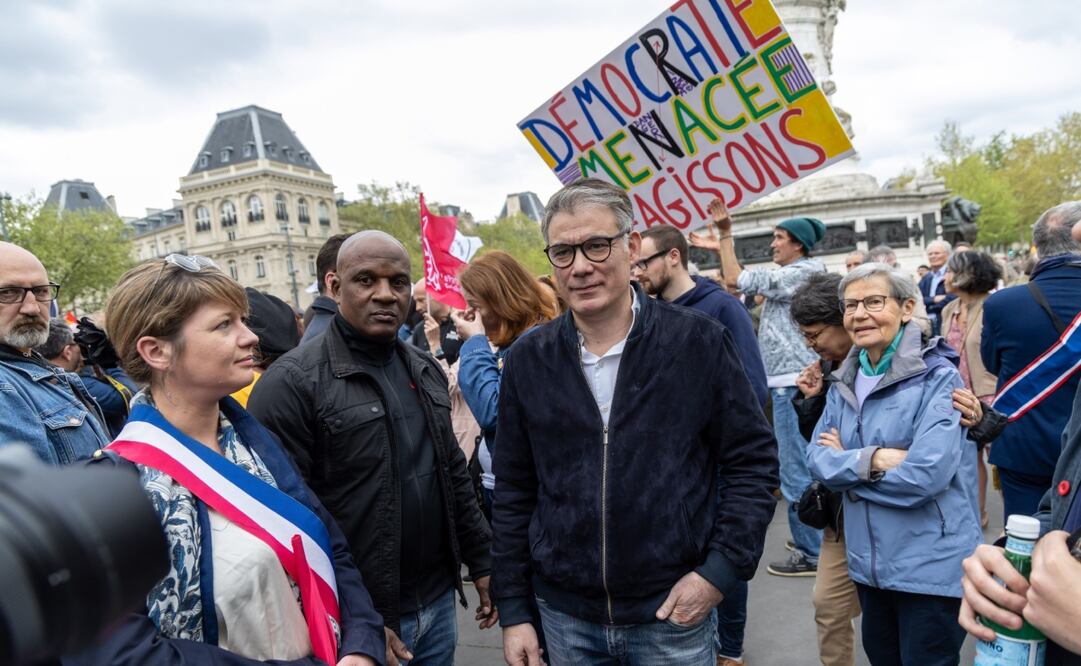 Olivier Faure , primer secretario del Partido Socialista (PS) francés, asiste a una manifestación convocada por SOS Racismo y organizaciones francesas de derechos humanos para defender el Estado de derecho, en París, Francia, el 12 de abril de 2025. Foto: EFE