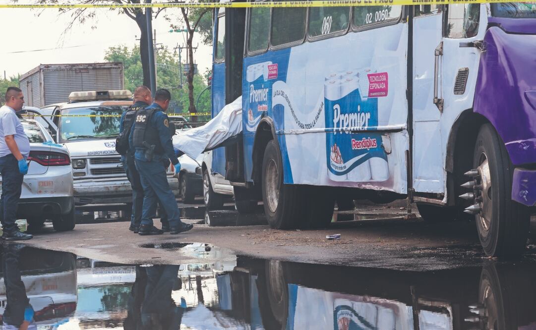 Un chofer de transporte público y su ayudante fueron asesinados por un sujeto que subió a la unidad. Foto: de AXEL SÁNCHEZ. EL UNIVERSAL