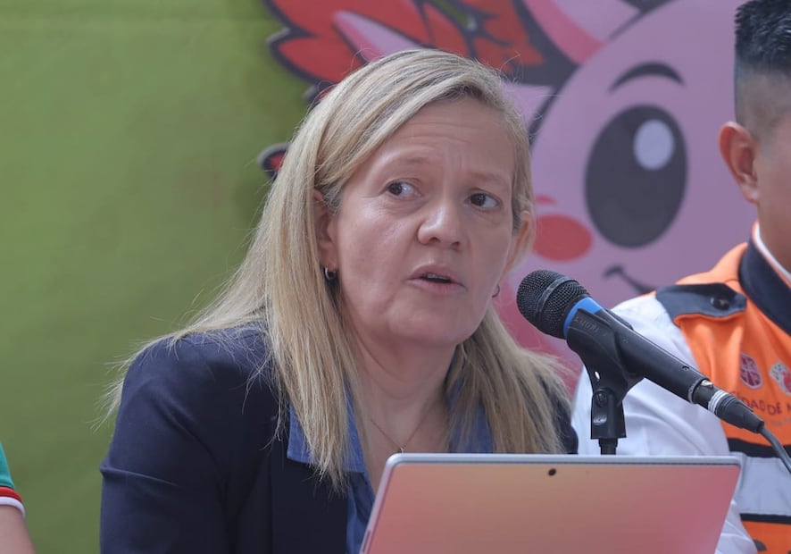 Yina Garza, coordinadora de asesores de la demarcación, detalló que las acciones contemplan la limpieza de canales, mejoramiento urbano mediante balizamiento, instalación de 500 luminarias y bacheo en vías públicas. Foto: Gabriel Pano / EL UNIVERSAL