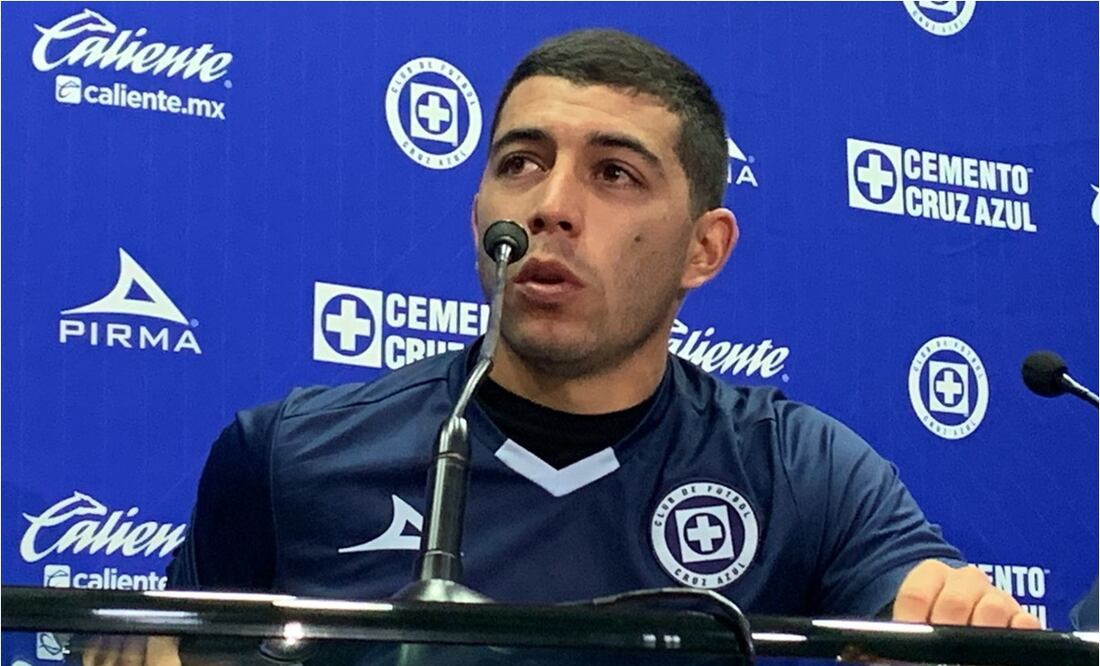 Erik Lira en conferencia de prensa