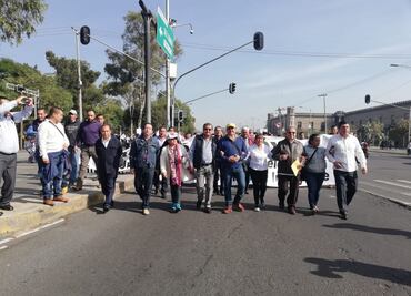 Juan Díaz de la Torre debe rendir cuentas: afines a Elba Esther Gordillo
