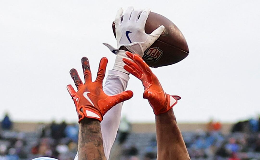 Este domingo se disputan los últimos partidos de la temporada regular en la NFL - Foto: AFP