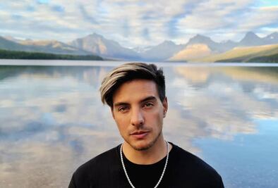 Vadhir posa más sexy que nunca en su viaje a Alaska