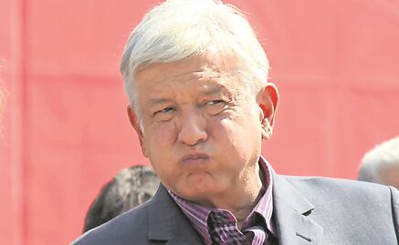 Del infarto al Covid, el historial médico conocido de AMLO