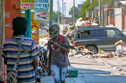 Violencia de las pandillas deja cadáveres en calles de Puerto Príncipe y provoca éxodo