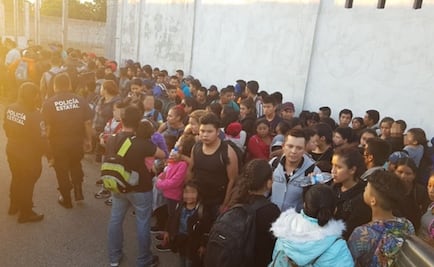 Aseguran a 106 migrantes en Puebla