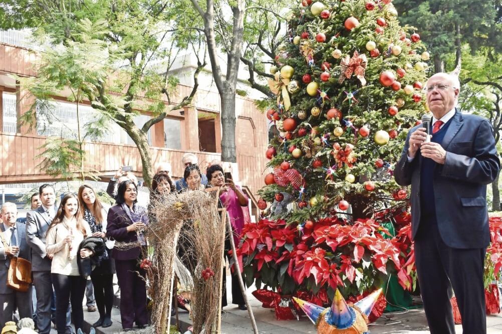 José Narro, titular de la Ssa, envió un mensaje con motivo de las celebraciones decembrinas a todos los trabajadores del sector Salud (PERLA MIRANDA. EL UNIVERSAL)