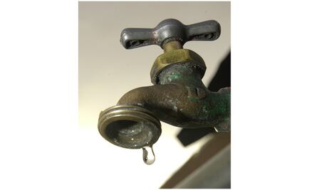 Reducen suministro de agua en CDMX por reparación del Cutzamala