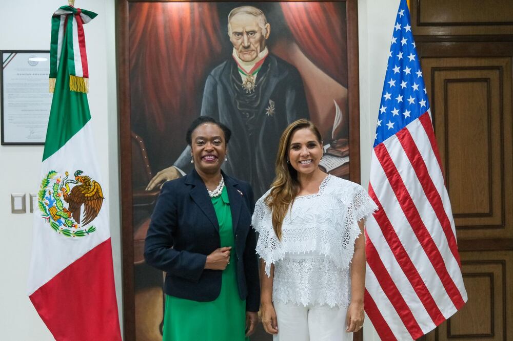 La Gobernadora de Quintana Roo, Mara Lezama, agradeció el trabajo la Cónsul General de Estados Unidos, Dorothy Ngutte. (FOTO: especial)