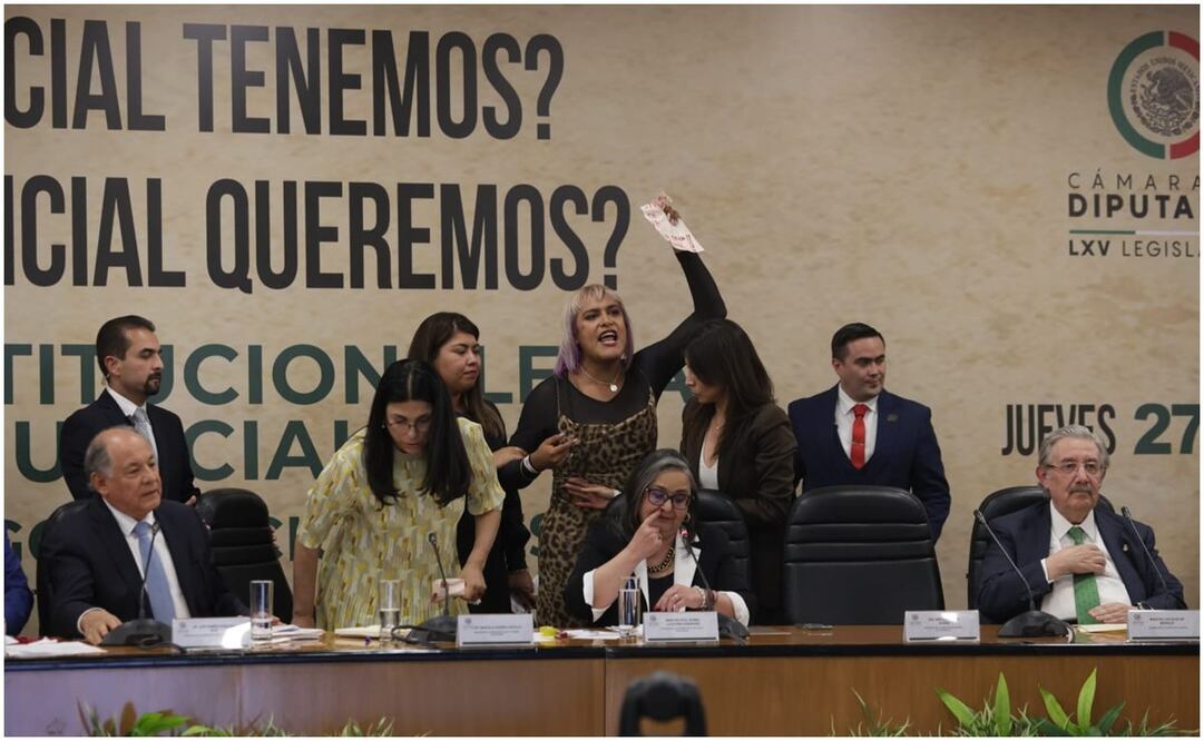 La diputada trans María Clemente García Moreno irrumpió en el primer Diálogo Nacional sobre la Reforma Constitucional al Poder Judicial. Foto: Carlos Mejía/EL UNIVERSAL