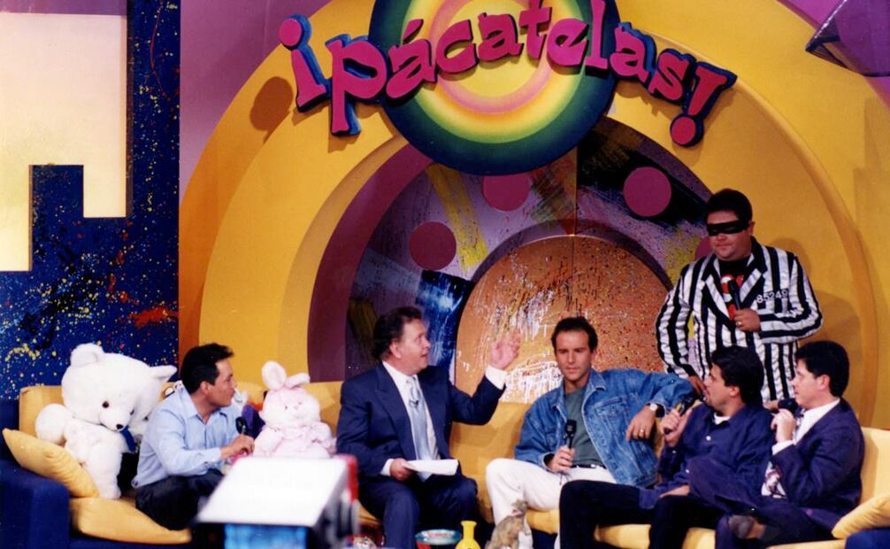 En el show de “Pácatelas”, con canciones y bromas, Paco Stanley despidió el último episodio el viernes 20 de diciembre de 1996, luego de que el aumento de comerciales y la poca variedad en sus rutinas cómicas disminuyera la atención del público. ESPECIAL.
