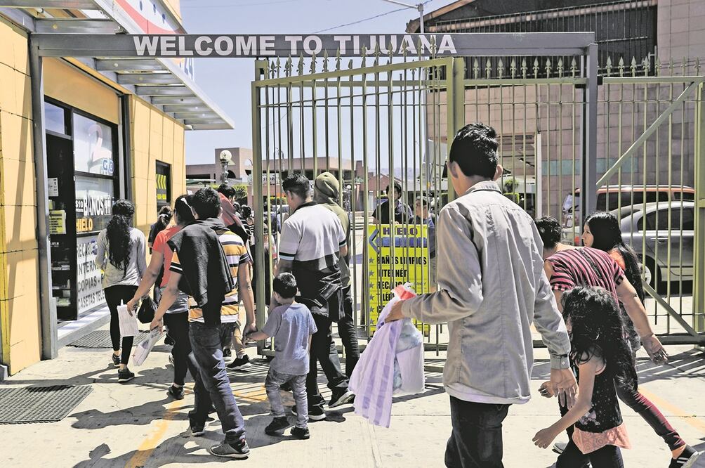 Un gran número de migrantes mexicanos ha intentado comunicarse a la Dirección de Repatriaciones, en el INM, sin tener éxito. Foto: ARCHIVO EL UNIVERSAL