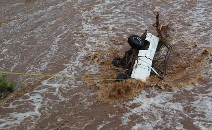 Lluvias provocan percances viales y crecida de arroyos en La Paz, BCS