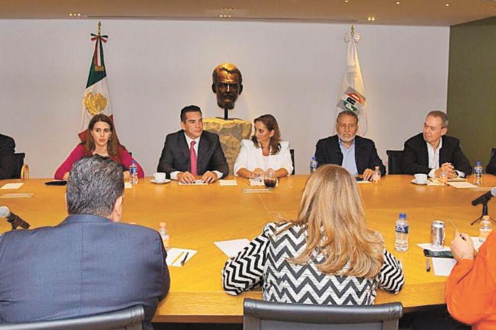 En la reunión que encabezaron Alejandro Moreno y Ruiz Massieu se hizo un balance de la situación actual en el Revolucionario Institucional. ESPECIAL