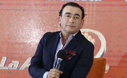 Adal Ramones exhibe a conductor por "chocarlo" y no tener seguro