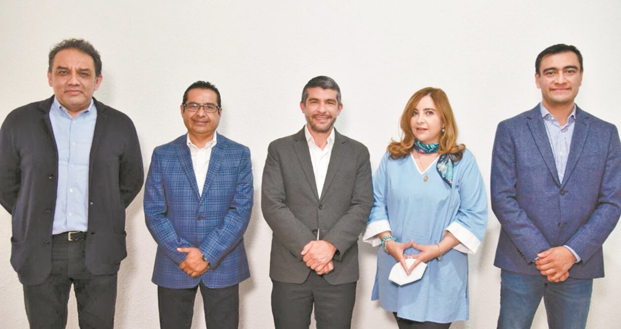 Mauricio Tabe (centro) aclaró que no asumirá responsabilidades que no le correspondan por algo mal hecho en el actual gobierno de MH. Foto: ESPECIAL