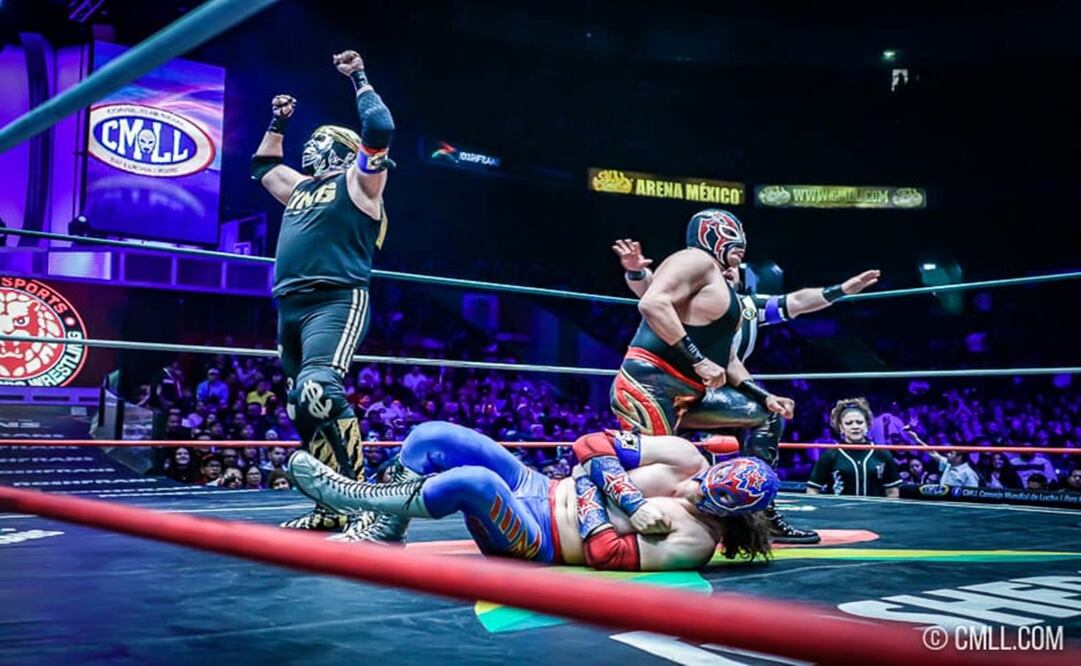 Rinden homenaje a Mr. Niebla en la Arena México | Foto: Especial