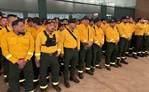 México refuerza ayuda a Canadá en combate a incendios forestales; envía equipo de 103 brigadistas a la Columbia Británica
