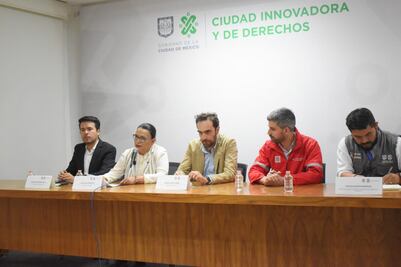 Acuerdan mesas de diálogo con transportistas; descartan incremento de tarifas