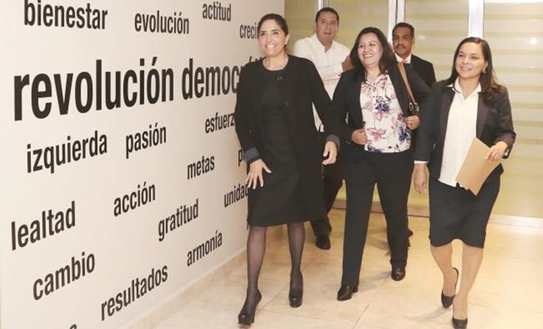 Alejandra Barrales and Beatriz Mojica – Photo by Ariel Ojeda/EL UNIVERSAL