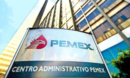 Gobierno podría transferir deuda de Pemex a Hacienda para ayudarle a pagar: AMLO