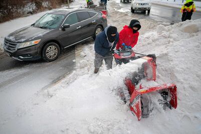 Tormenta invernal deja al menos 17 muertos en EU; reportan 800 mil cortes de energía en el país