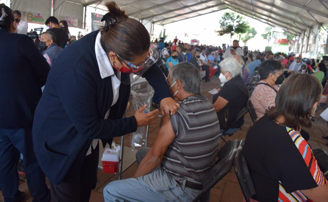 La zona oriente del Valle de México es considerada el epicentro nacional de la pandemia por el número de contagios y muertes. Foto: Emilio Fernández/EL UNIVERSAL