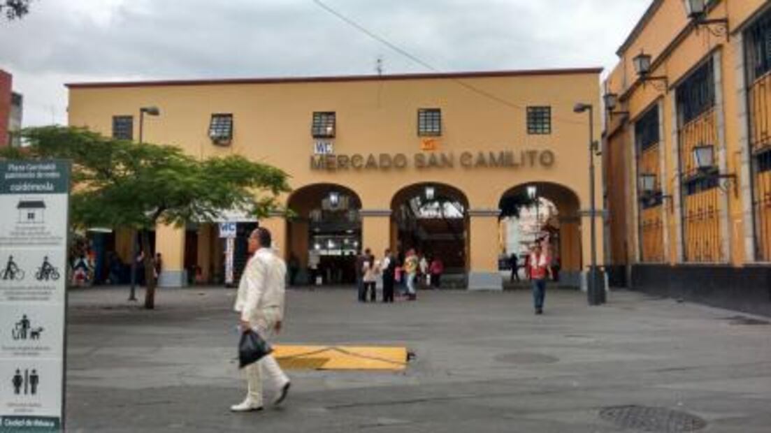 Mariachis: cambiar o morir tocando