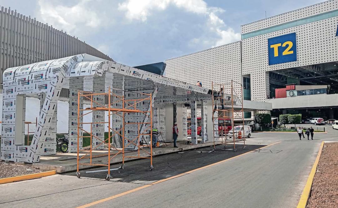 Construcción de la estación del metrobus en la terminal 2 del Aeropuerto Internacional Benito Juárez. Foto: Gabriel Pano/El Universal