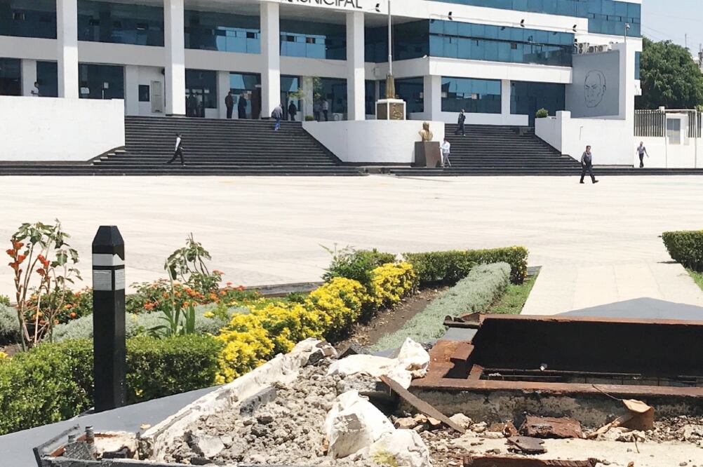 El edificio del ayuntamiento es uno de los más de 600 inmuebles municipales que no tienen escrituras; 127 ya fueron invadidos (REBECA JIMÉNEZ. EL UNIVERSAL)