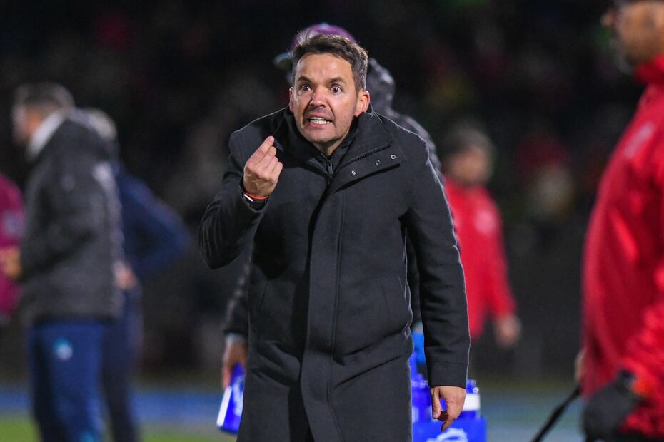 Nicolás Larcamón en reclamo, durante la fase regular del Clausura 2026 - Foto: Imago7