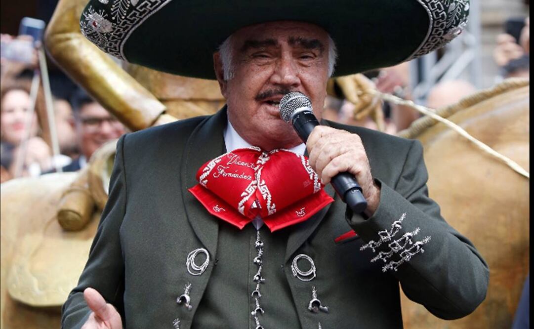 Ávalos realizó una gira con el cantante, en la que siempre tuvo detalles lindos y respetuosos con ella.