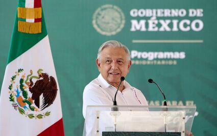 Pese a veda por consulta, AMLO llama a juzgar a expresidentes por privatizar la educación