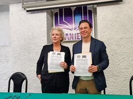 Firman acuerdo para proteger la libertad de expresión y la editorial