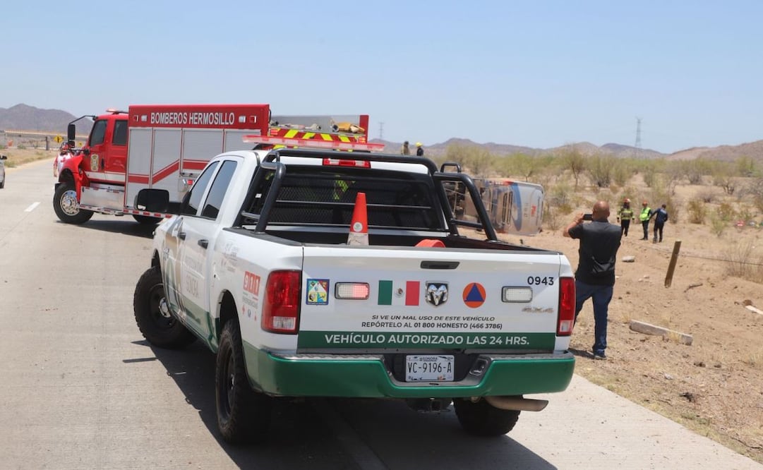 Autobús vuelca al sur de Hermosillo; hay un muerto y nueve lesionados.
Foto: Especial.