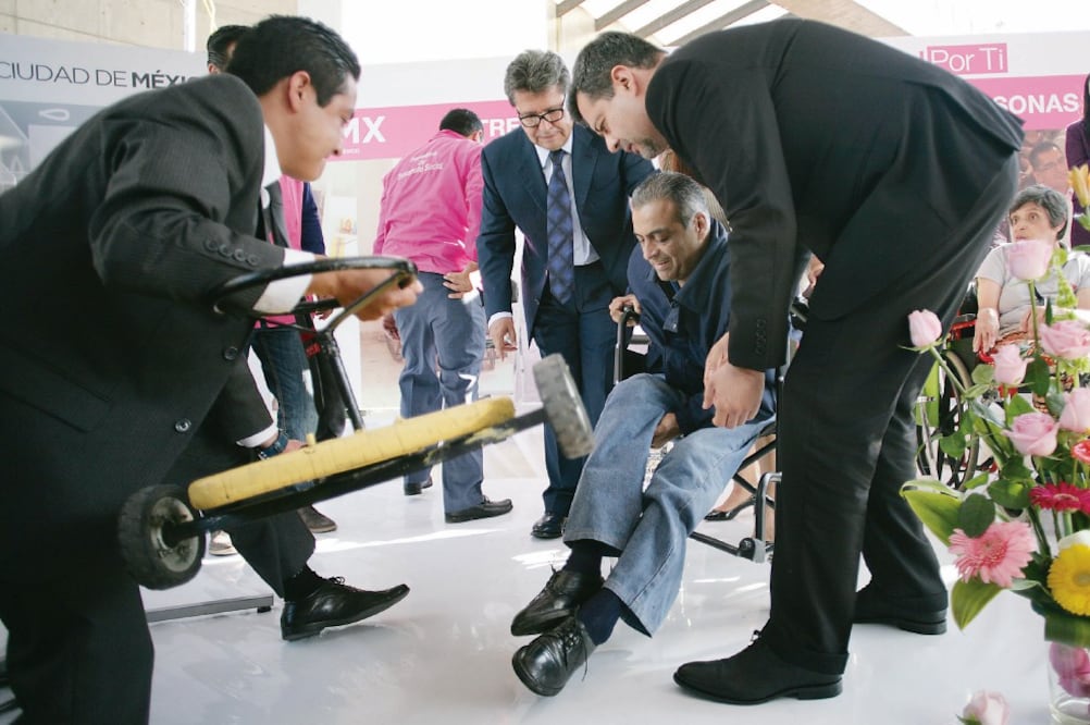 Durante el primer evento con el titular de la Sedeso, José Ramón Amieva, Ricardo Monreal aseguró que de aquí en adelante trabajará y establecerá relaciones de coordinación institucional con el gobierno de Miguel Ángel Mancera (IVÁN STEPHENS. EL UNIVERSAL)