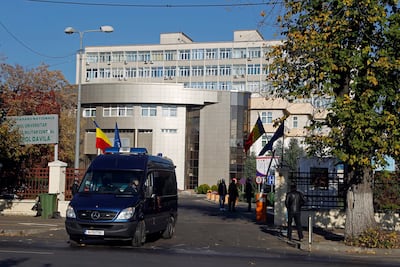 Rumania: inician autopsias a muertos en incendio de club