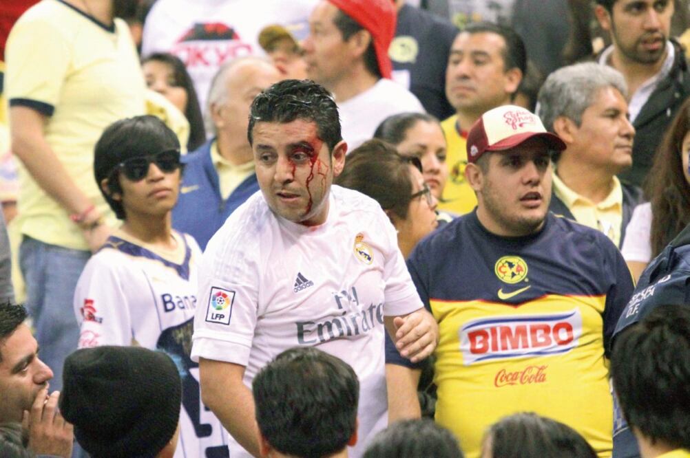 Hubo incidentes aislados en las tribunas del Azteca. CARLOS MEJÍA. EL UNIVERSAL