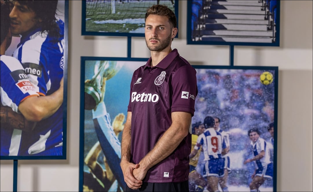 Santiago Giménez fue presentado oficialmente como nuevo jugador del Porto / FOTO: @FCPorto