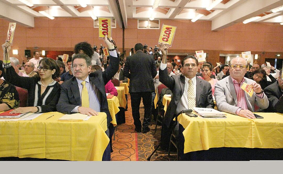 El partido quitó DE sus nuevos estatutos el candado de antigüedad para aspirar a ser dirigente nacional. /Archivo - EL UNIVERSAL