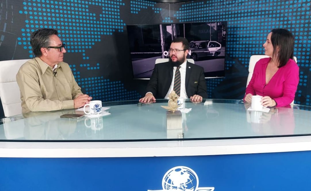 David Aponte, Víctor Hernández y Maite Azuela en Con los de Casa. Foto: Julio Suárez/EL UNIVERSAL