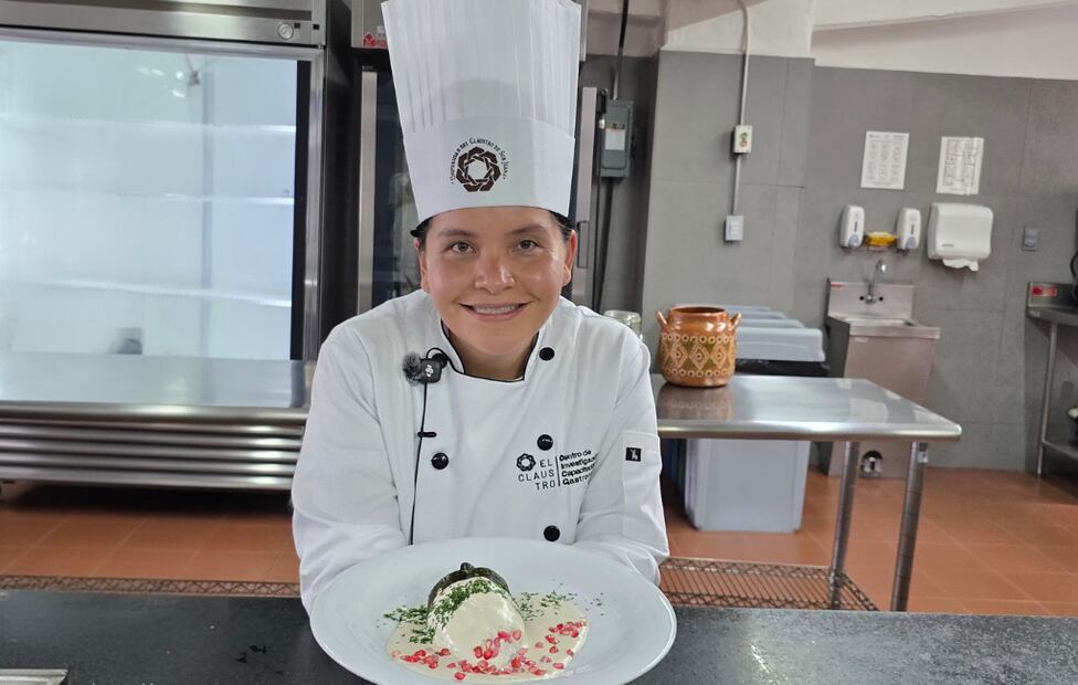 La chef y experta Carolina Medina comparte sus mejores consejos técnicos para lograr un chile en nogada impecable. Foto: Marisol Toriz / EL UNIVERSAL.