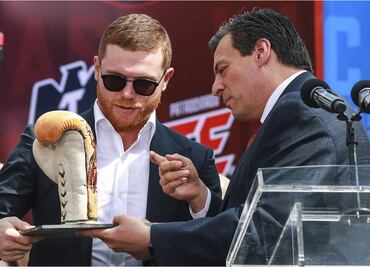 Mauricio Sulaimán considera que el 'Canelo' ha recibido la estafeta de leyenda