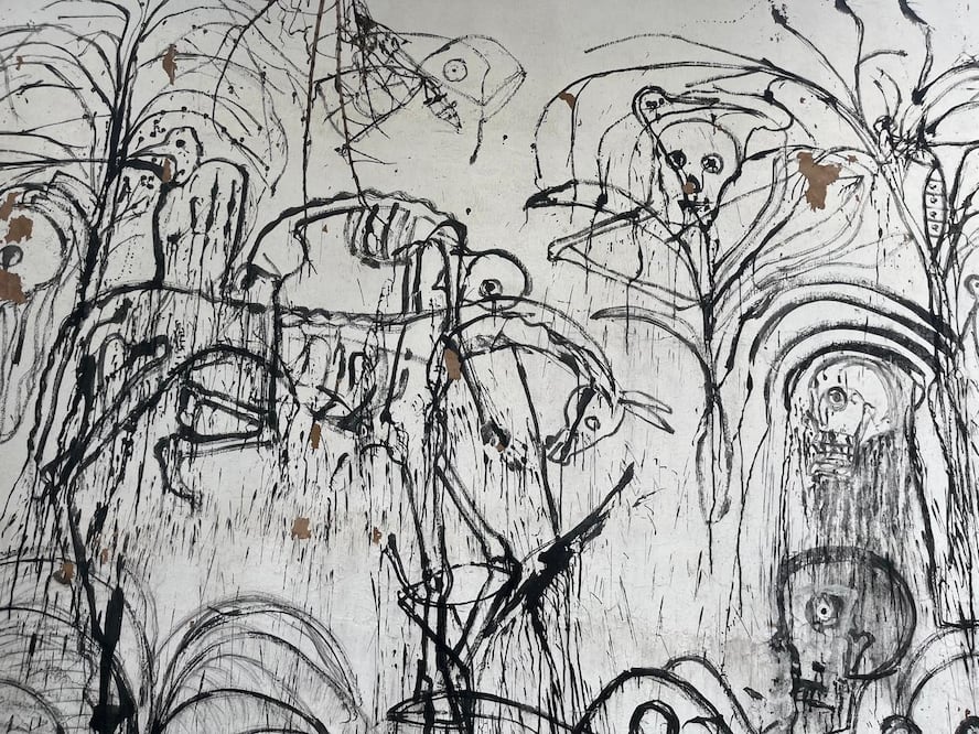 Fragmento del Mural Efímero (2021) de Luis Zárate, mostrando los estragos del tiempo.