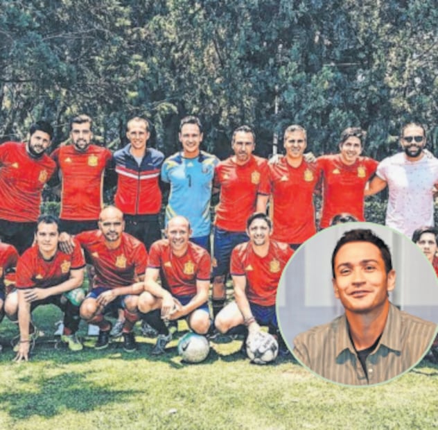 Portero. Jugó en Pumas, en Zacatepec, en Monterrey, en Alacranes de Durango y seis meses en las fuerzas básicas
del América.