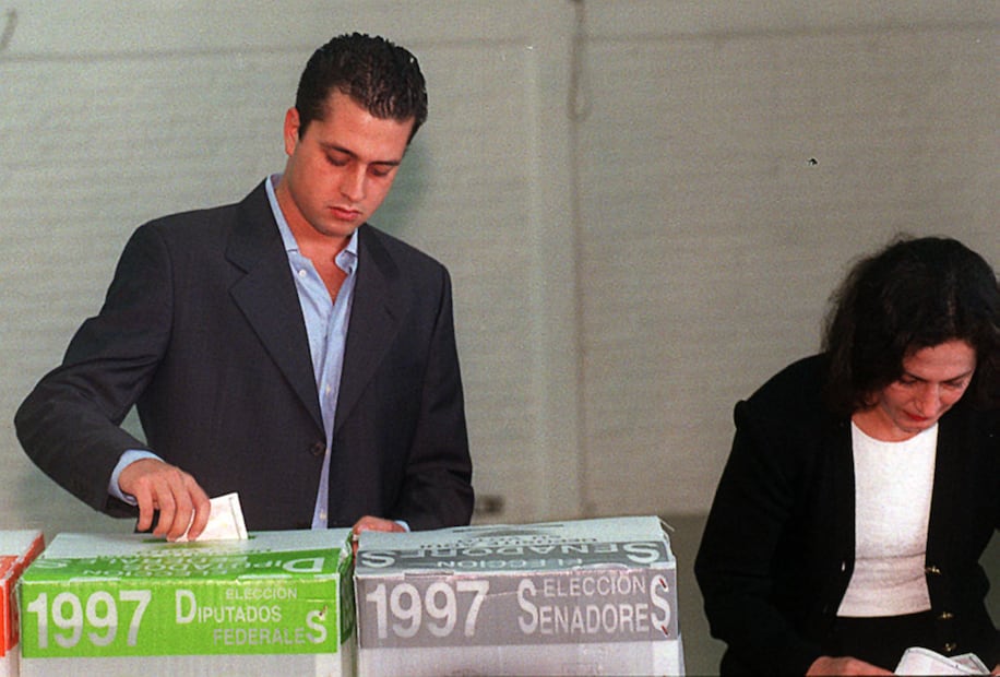 Ernesto Zedillo Velasco votando en las elecciones de 1997. Foto: Archivo EL UNIVERSAL